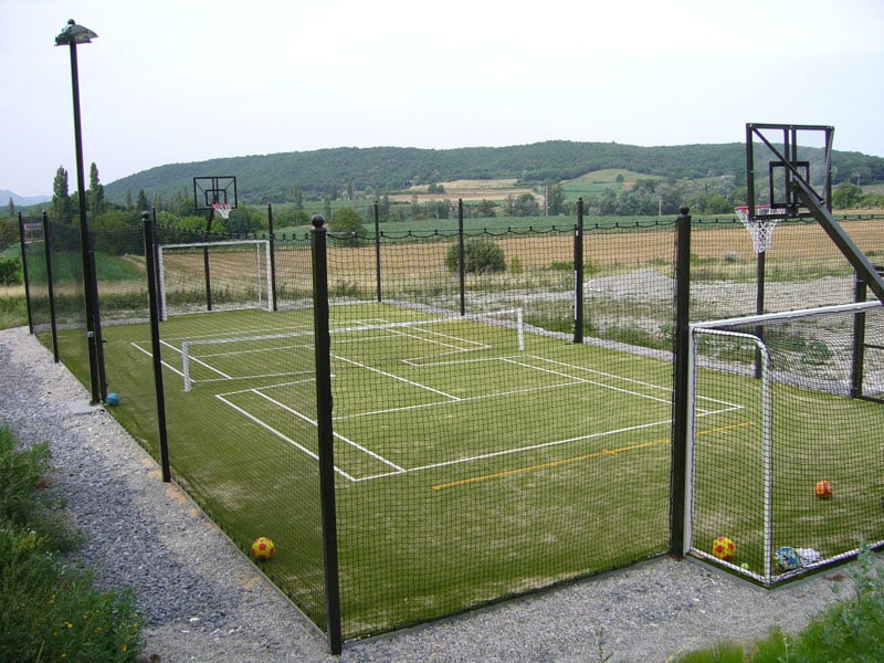 Construction half court gazon synthétique, tennis, football, basket