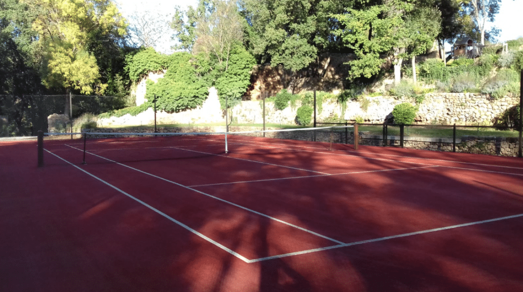 construction court de tennis terre battue sans arrosage