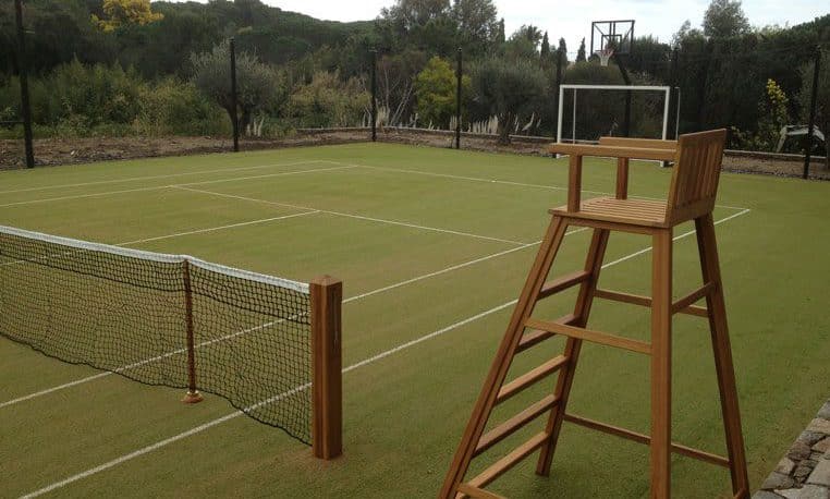 Réalisation d'un court en Gazon Synthétique dans le golf de St Tropez