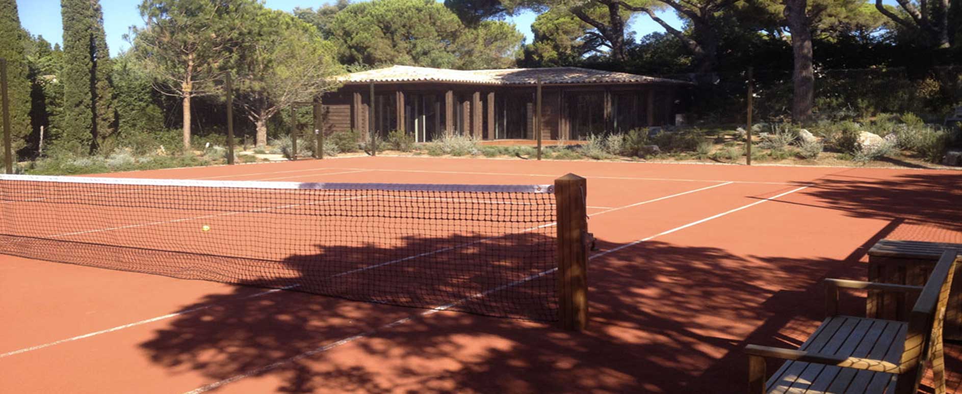 Construction terrain de tennis terre battue synthétique