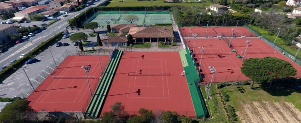 Construction d'un court de tennis terre battue synthétique